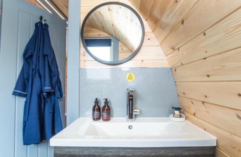 Loch View Luxury Pod Apartment