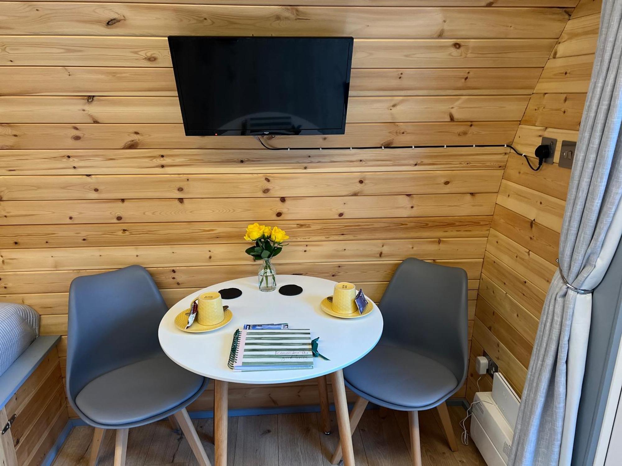 Loch View Luxury Pod Apartment *